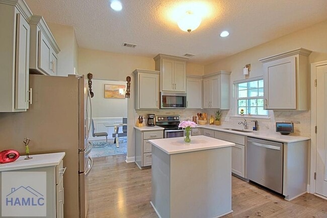 Building Photo - 179 Rutledge Dr