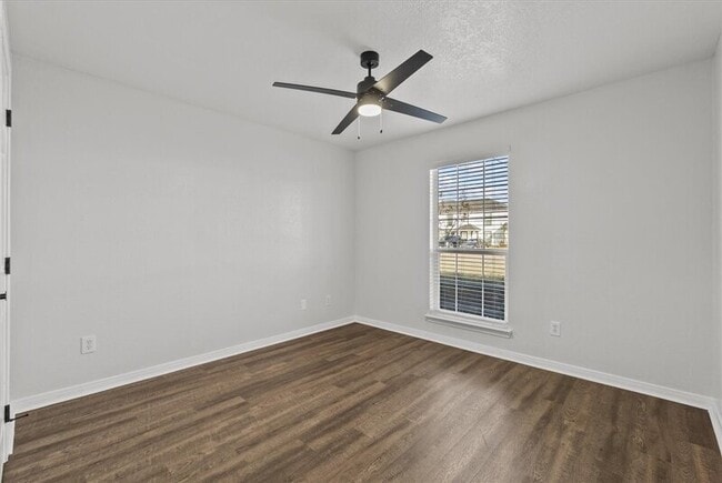 Building Photo - 2110 Roatan Calle