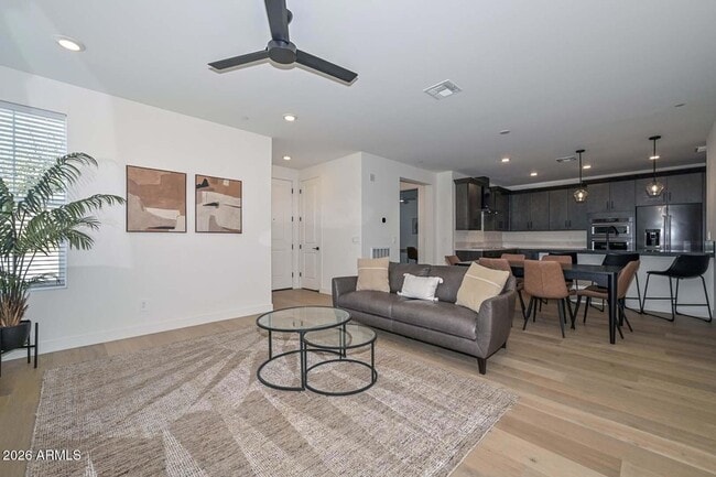 Building Photo - 11300 N Casa Dega Dr