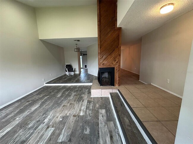 Building Photo - 804 Van Ness Cir