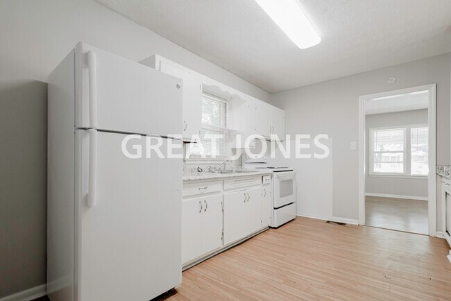 Building Photo - Charming 3 Bedroom in Columbus!