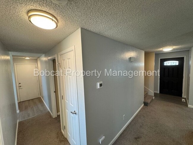 Building Photo - 20 Bodie Dr