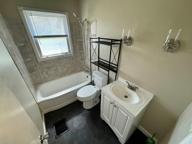Building Photo - 4054 Larkspur Dr