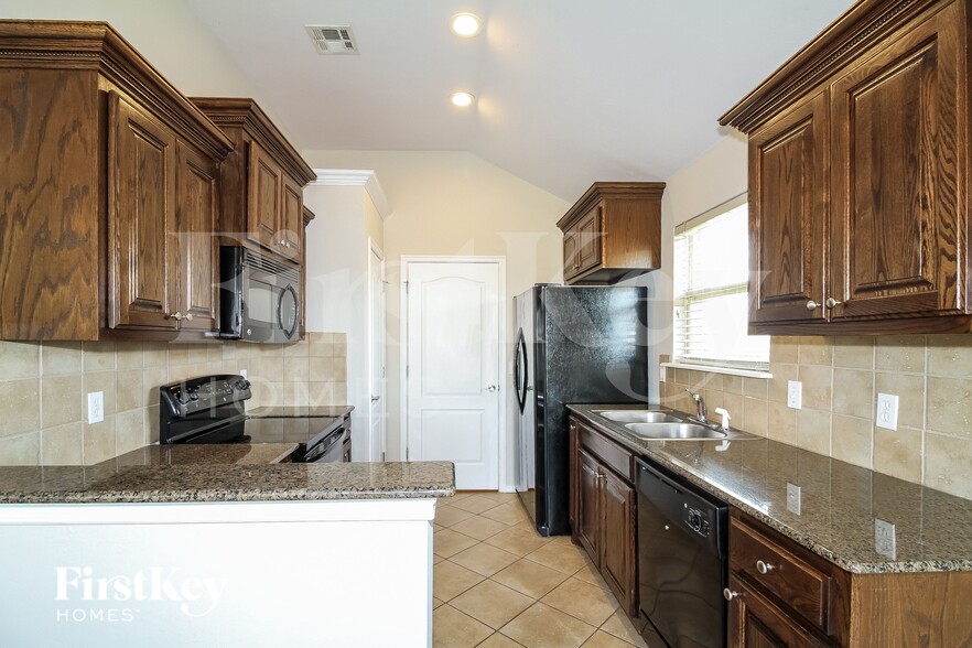 Building Photo - 505 Cooper Ct