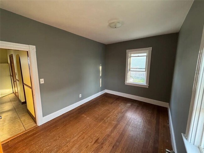 Building Photo - 43 Westerly Ave