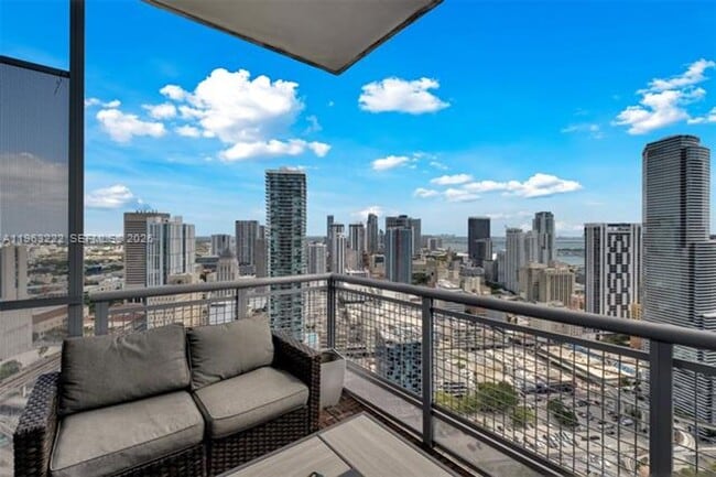 Building Photo - 350 S Miami Ave