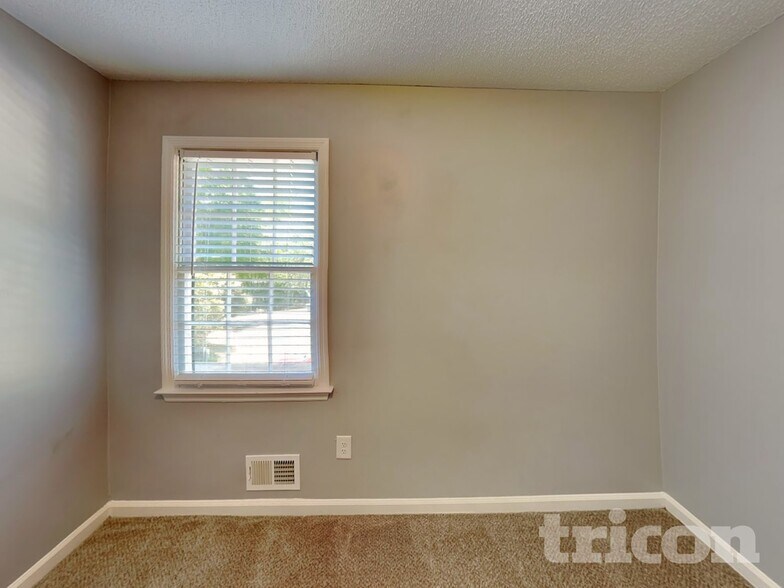 Building Photo - 2909 Buckskin Trail SW