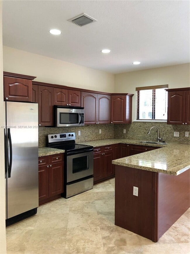 Building Photo - 3227 Gifford Ln