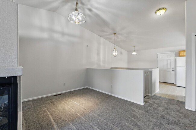 Building Photo - Available Now 3 Bed 3 Bath 2 Car Garage To...
