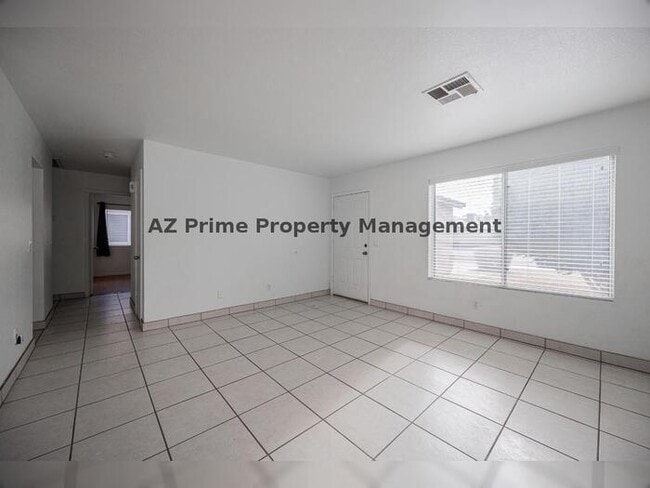 Building Photo - 10864 W Devonshire Ave