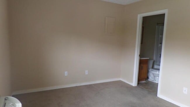 Building Photo - 164 Lakeshore Drive