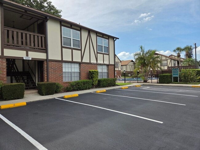 Building Photo - Lakefront First-Floor Condo in Camelot by the Lake, Orlando