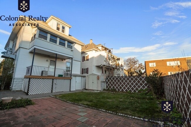 Building Photo - 12 Windsor Rd