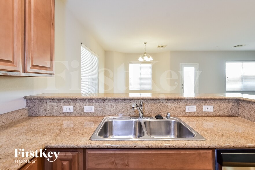 Building Photo - 9328 Euphoria Rose Ave