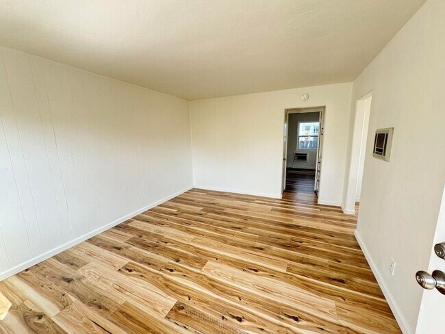 Building Photo - 215-219 Church Ave