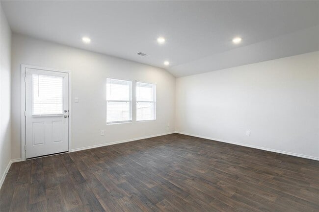Building Photo - 314 N Richland Dr