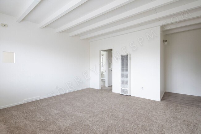 Primary Photo - *OPEN HOUSE: 8/30 11:30AM-12:30PM* Studio ...