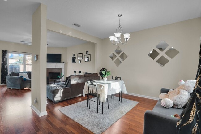 Building Photo - Like New Home for Rent in Hinesville!