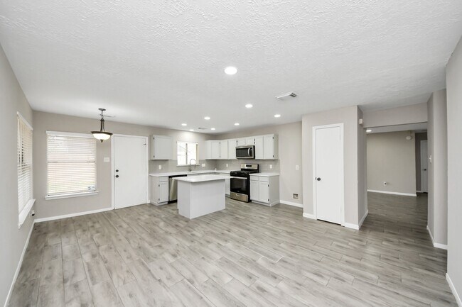 Building Photo - 4915 Pecan Grove Dr