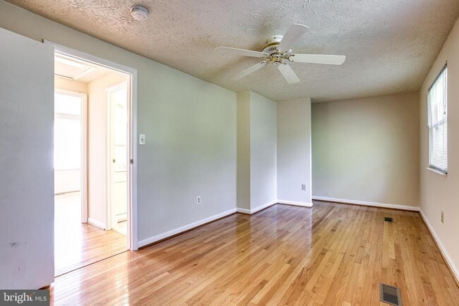 Building Photo - 6075 Cedar Wood Dr