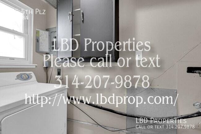 Building Photo - 655 5th Plaza