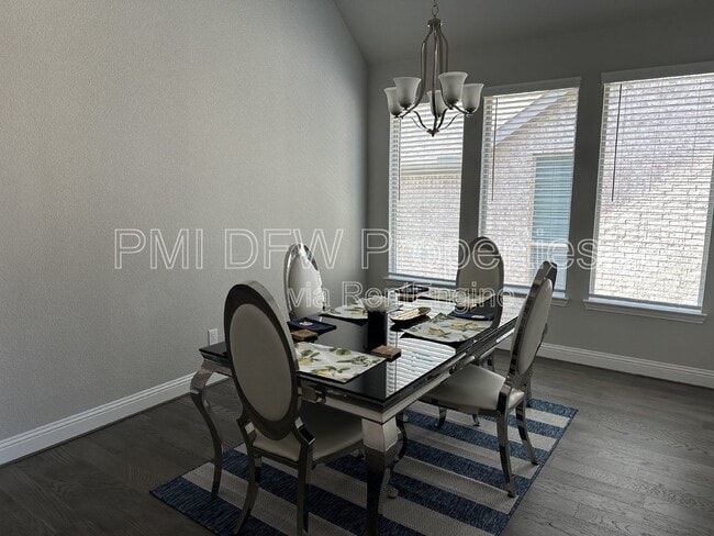 Building Photo - 2222 McMullin Dr