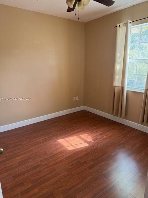 Building Photo - 2402 NE 41st Pl