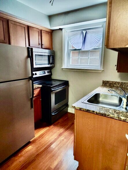 Building Photo - 19 Post Office Ave