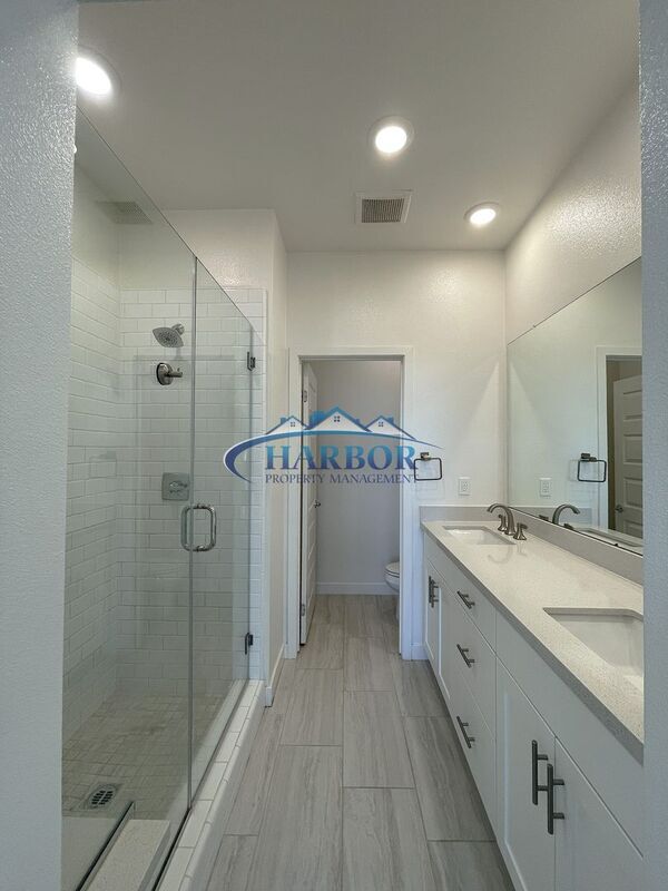 Building Photo - 9506 Parker Ln