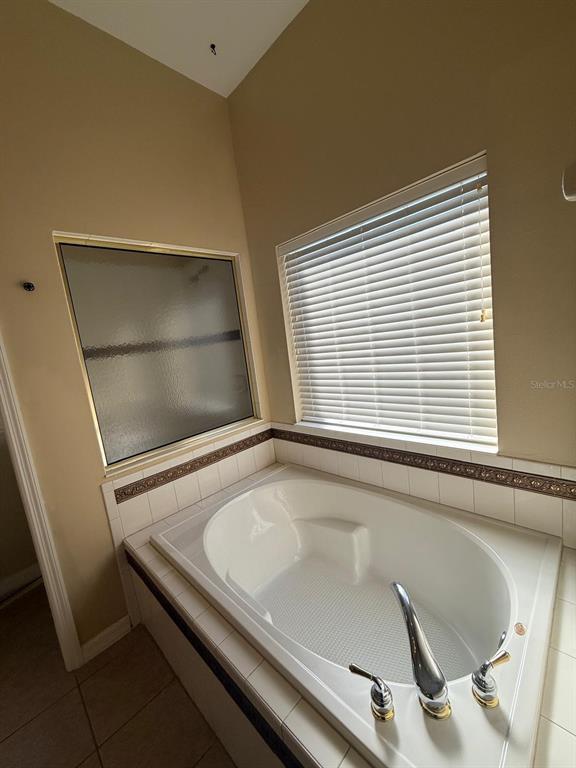 Building Photo - 5111 Ironsides Ct