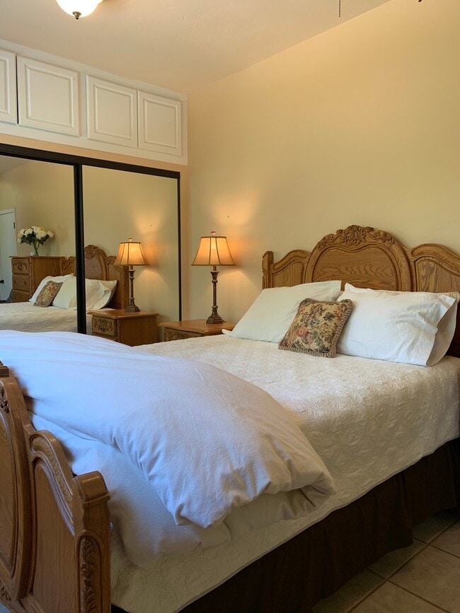 Building Photo - Studio