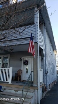 Building Photo - 139 Little St
