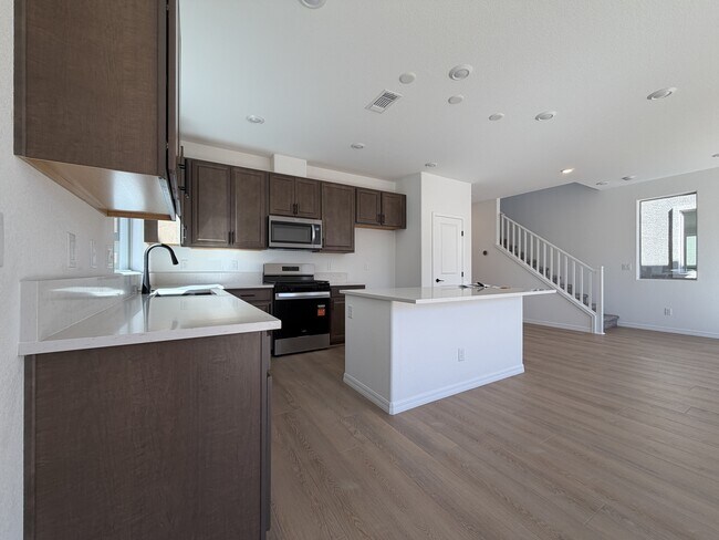 Building Photo - 10290 Dallington St