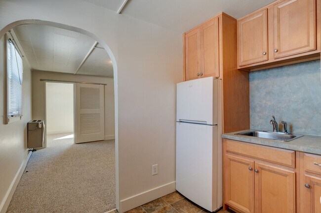 Building Photo - 645 SE Fidalgo Ave
