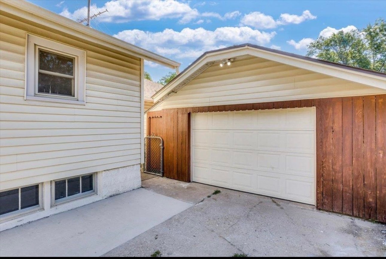 Building Photo - 1422 S Laura Ave