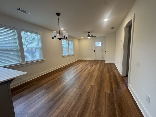 Building Photo - 1020 Hodges Ave