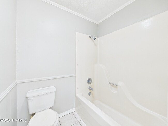 Building Photo - 107 Guillot Rd