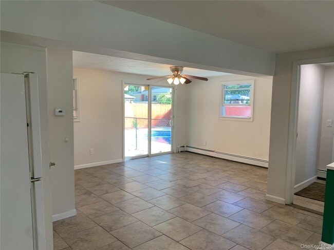 Building Photo - 1671 Claas Ave