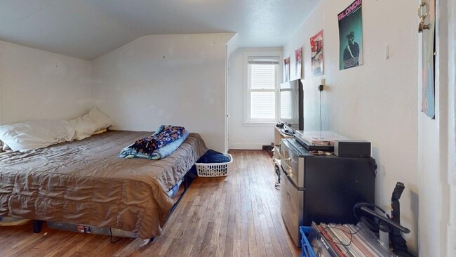 Building Photo - 147 Campus Ave