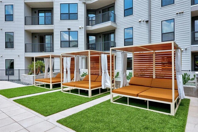 Building Photo - 1701 Simond Ave Ave