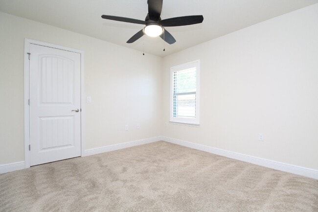 Building Photo - Ventura Estates Rental – 4 Bedrooms, 2 Bat...