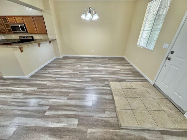 Building Photo - ABSOLUTELY STUNNING 2 BEDROOM, 2 BATHROOM CONDO LOCATED IN THE GATED COMMUNITY OF PACIFIC CREST I...