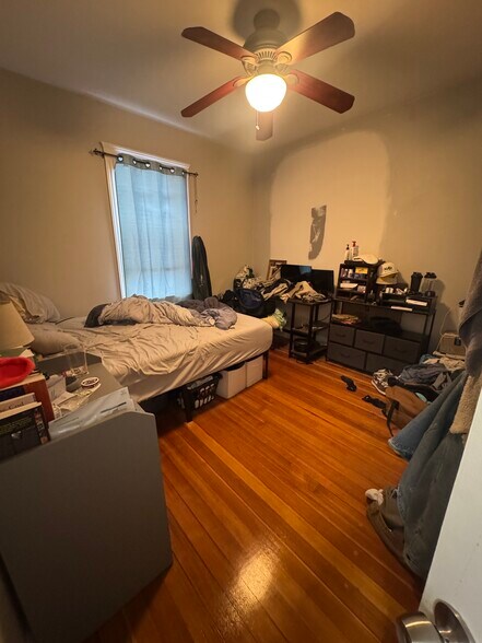 Building Photo - 26 Roseclair St