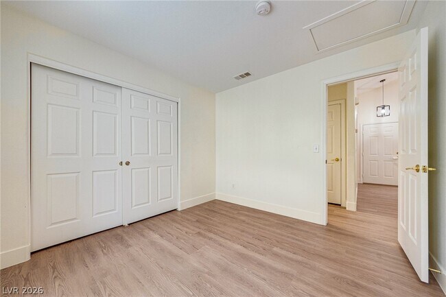 Building Photo - 9829 Panorama Cliff Dr
