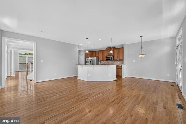 Building Photo - 30 Sharpstead Ln