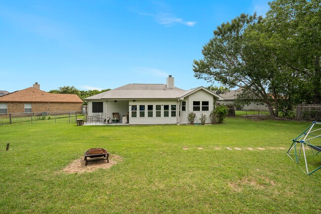 Building Photo - 4301 Brian Dr