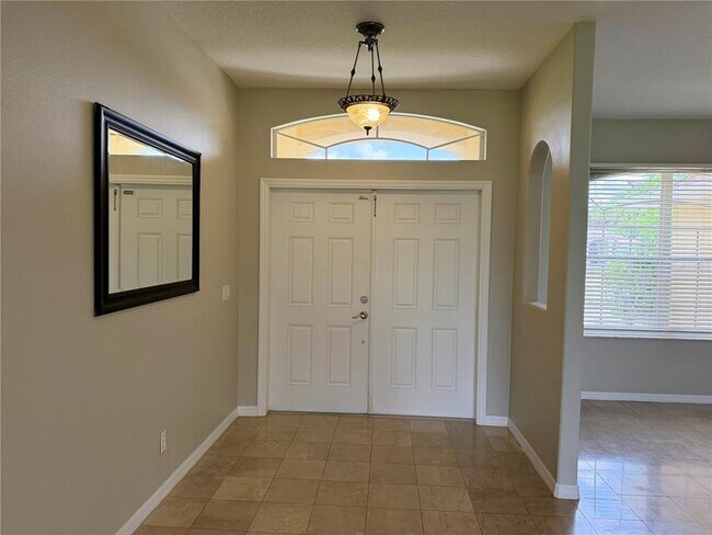Building Photo - 1204 S San Mateo Dr