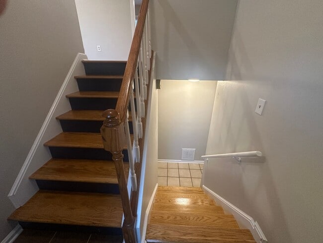 Building Photo - Vinton/Roanoke County 4 BR!