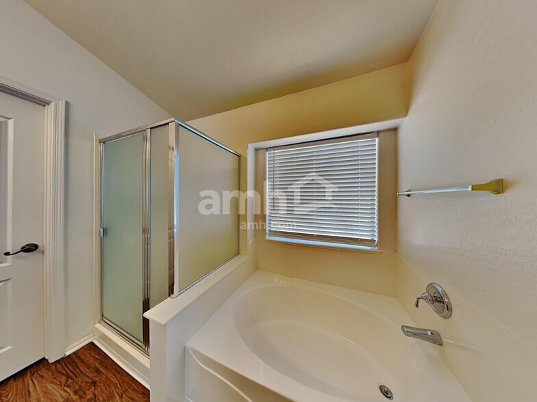 Building Photo - 4021 S 55th Dr