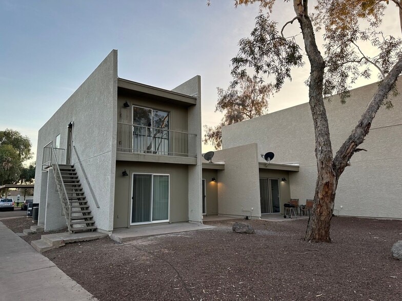 Primary Photo - 2814 E Kathleen Rd